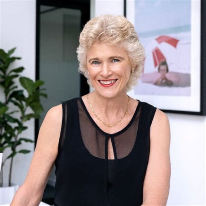 Annette Sinclair Bio (Wiki) 