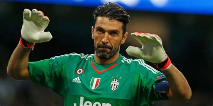 Buffon's autobiography named "Numero 1"