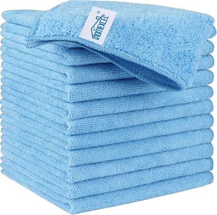 Can microfiber cloths scratch?