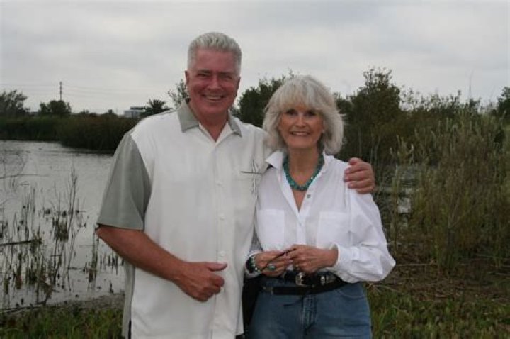 Did Huell Howser married?