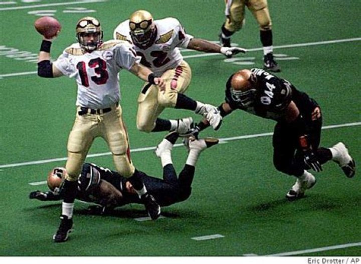 Did Kurt Warner play in the CFL?