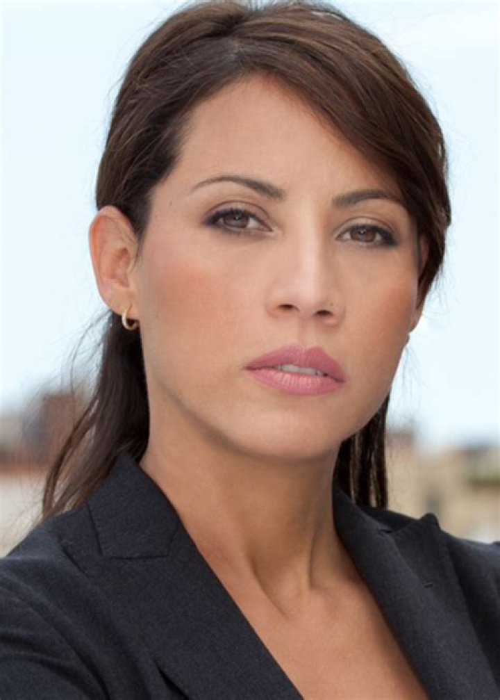 Elizabeth Rodriguez sunbathing in the beach