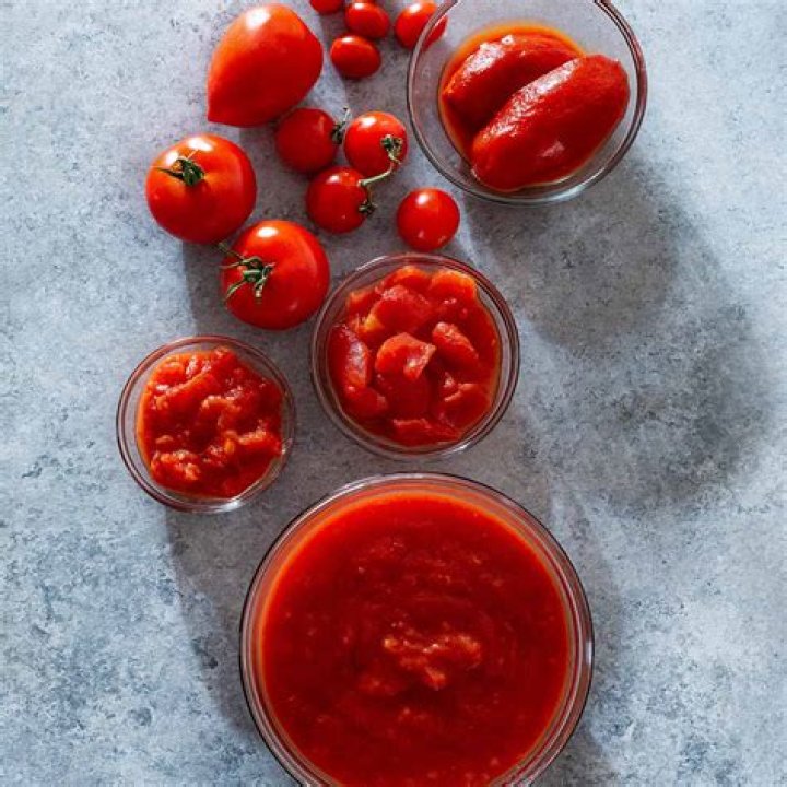 How many fresh tomatoes equal a 400g can?