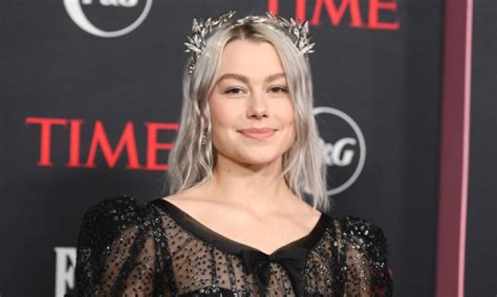 Is Phoebe Bridgers a lesbian?