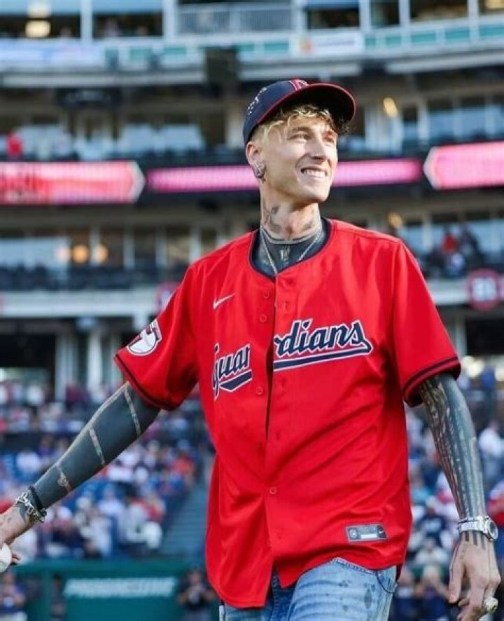 Machine Gun Kelly net worth