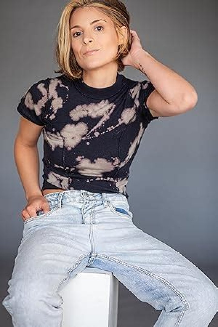 Manon Pages Bio (Wiki) 