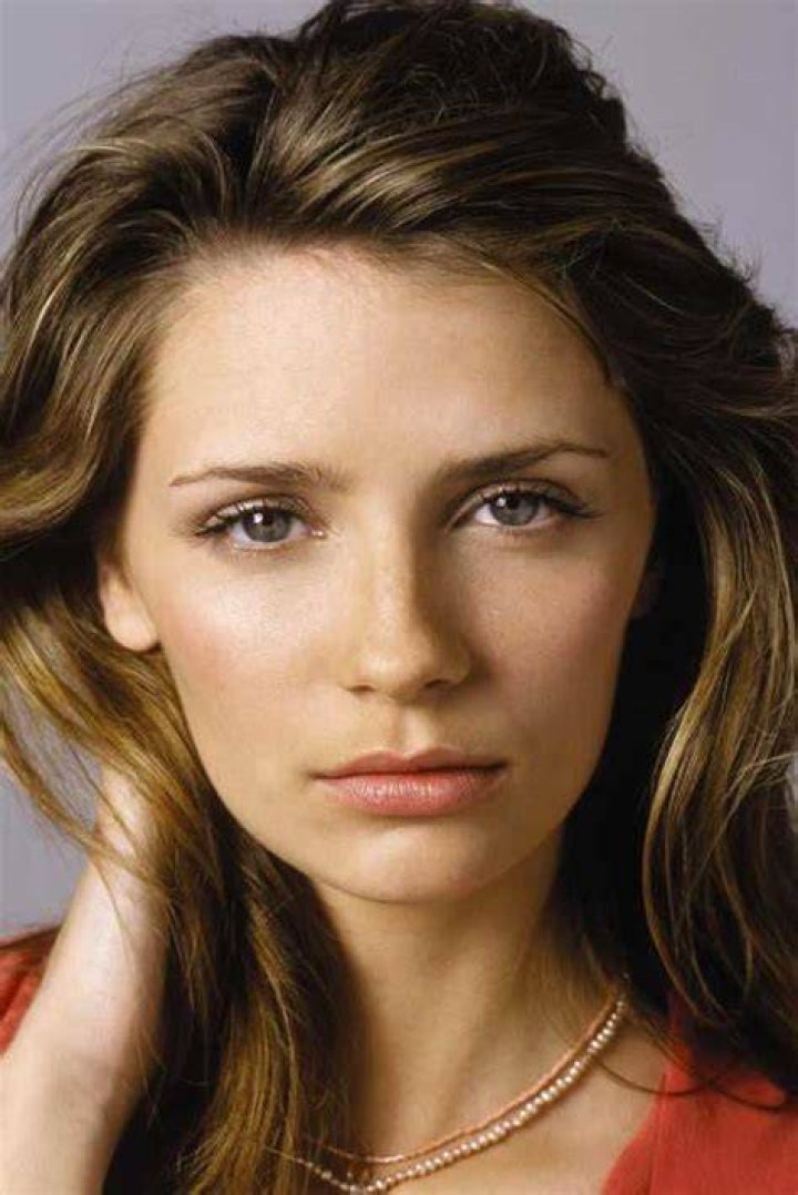Mischa Barton photo 2