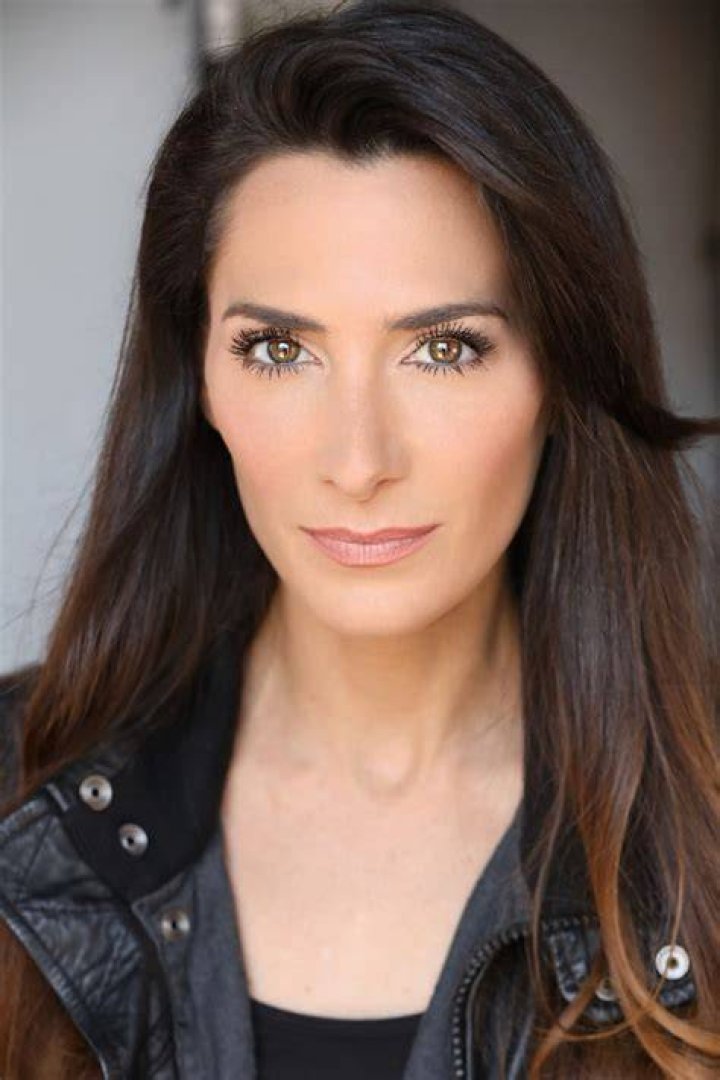 Rachael Holoway Bio (Wiki) 
