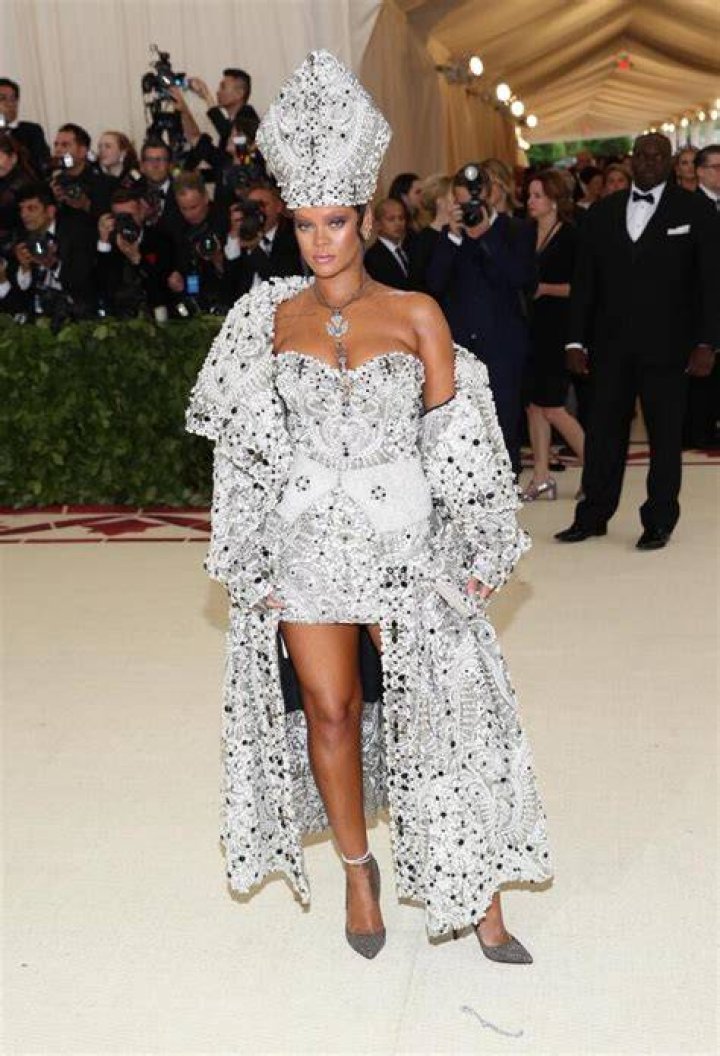 Rihanna, Met Gala 2018 (Source: Entertainment Weekly)