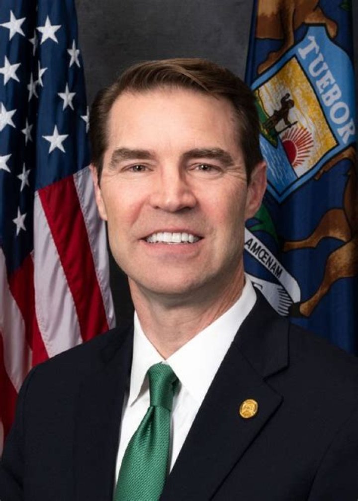 Sean McCann Bio (Wiki) 