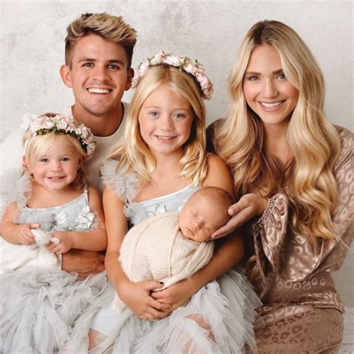 Tate LaBrant - Age, Family, Bio