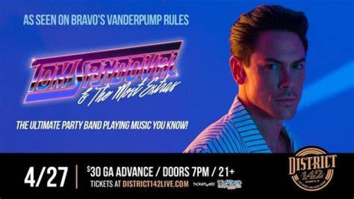 Tom Sandoval & The Most Extras Perform At The Hotel Cafe