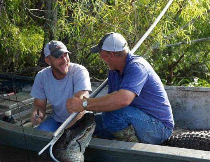 Troy Landry killing alligators