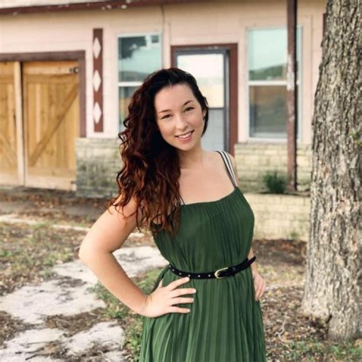 What does Emily Snider do for a living?