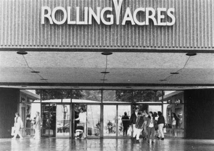 When did Rolling Acres Mall close?